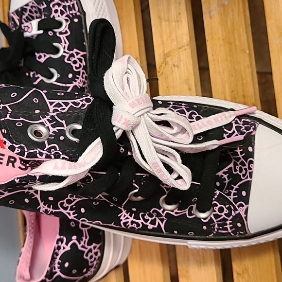 Hello Kitty Converse Allstars - Picture 5 of 14